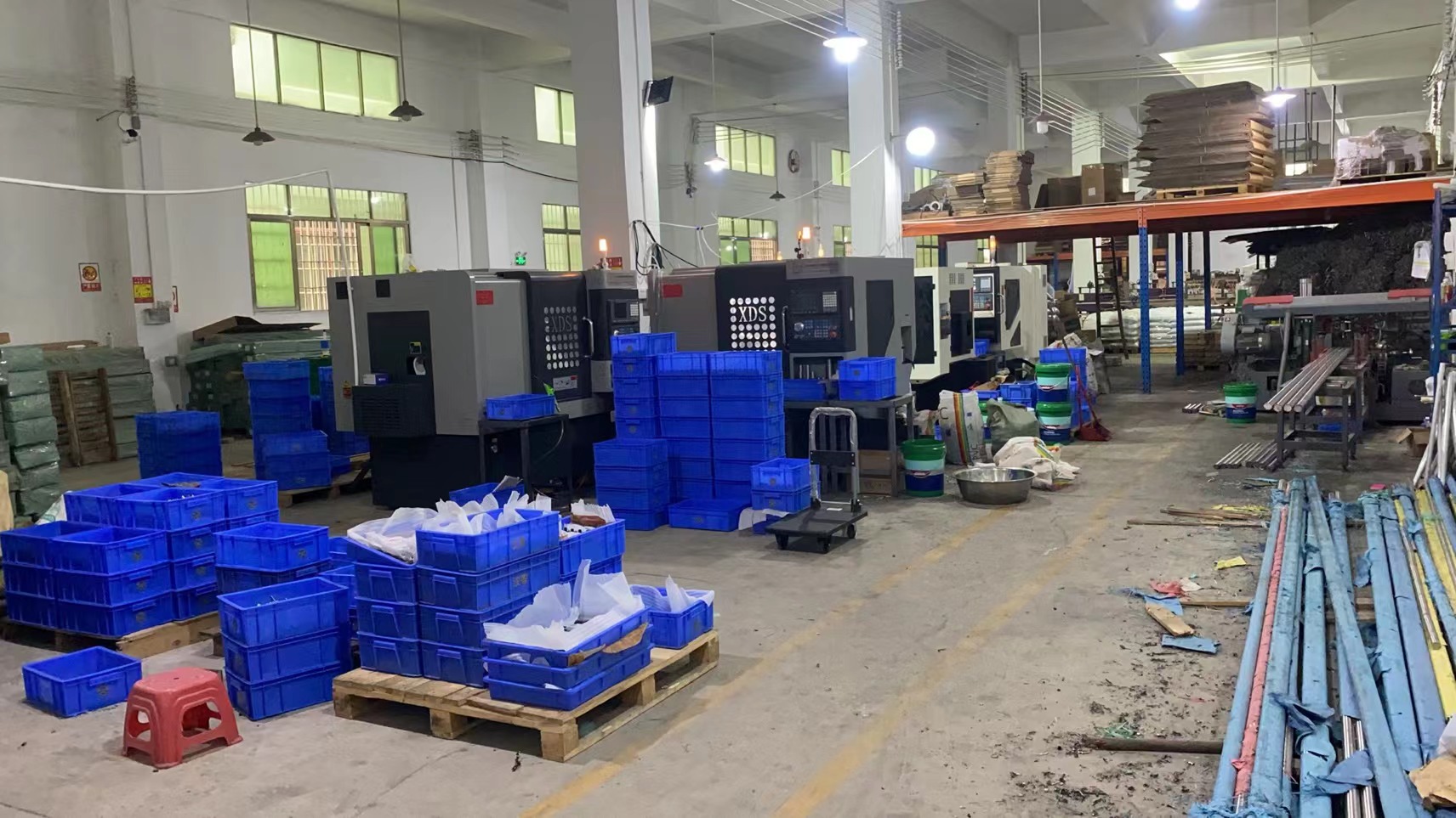 glass hardware manufacturing factory